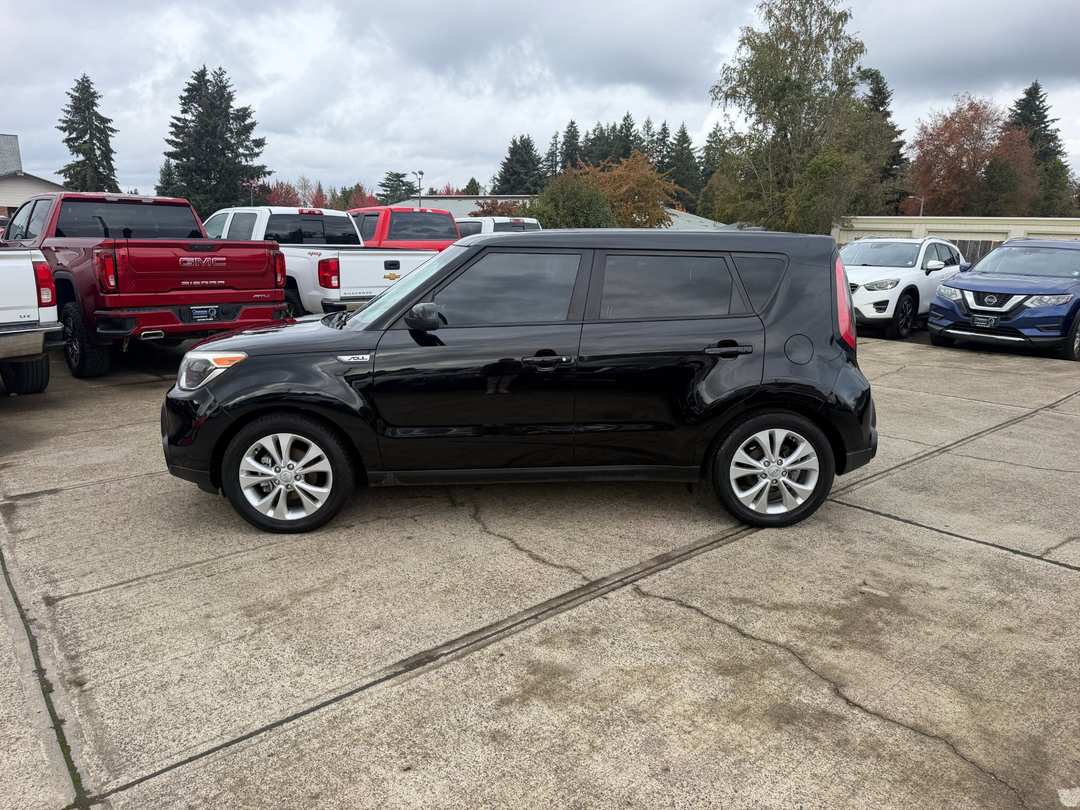 2015 Kia Soul 4 DR - Image 2