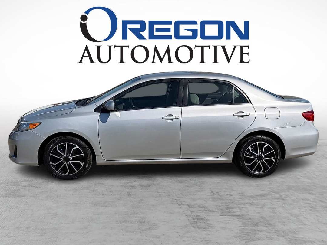 2013 Toyota Corolla LE - Image 2