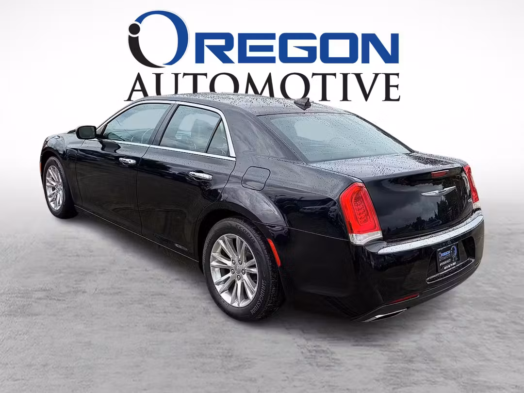 2017 Chrysler 300 300C - Image 3
