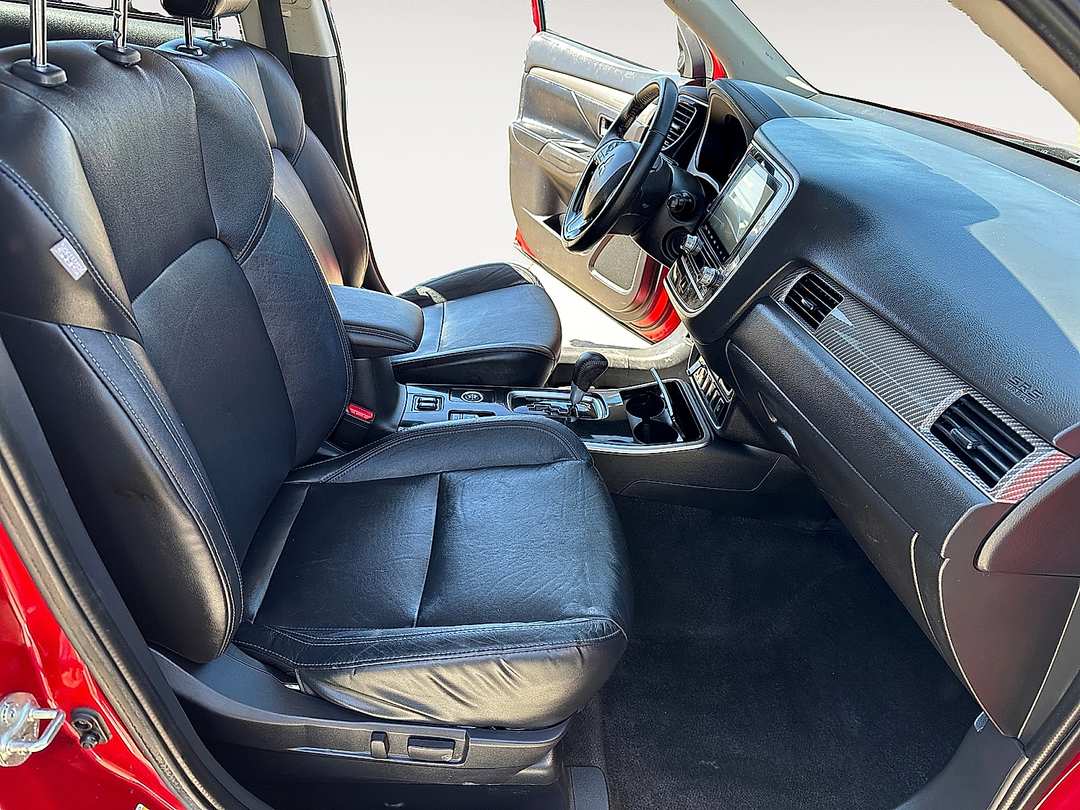 2020 Mitsubishi Outlander SEL - Photo 14