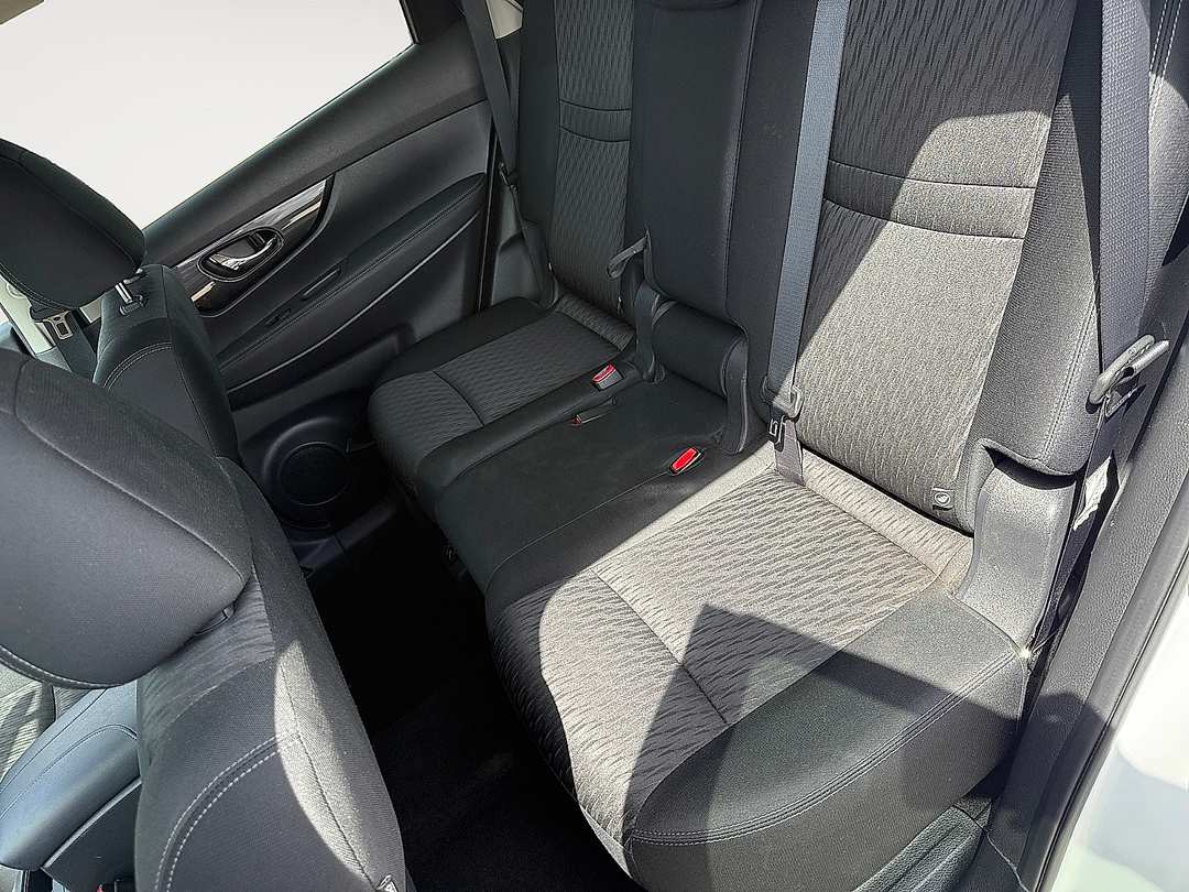 2018 Nissan Rogue SV - Photo 12