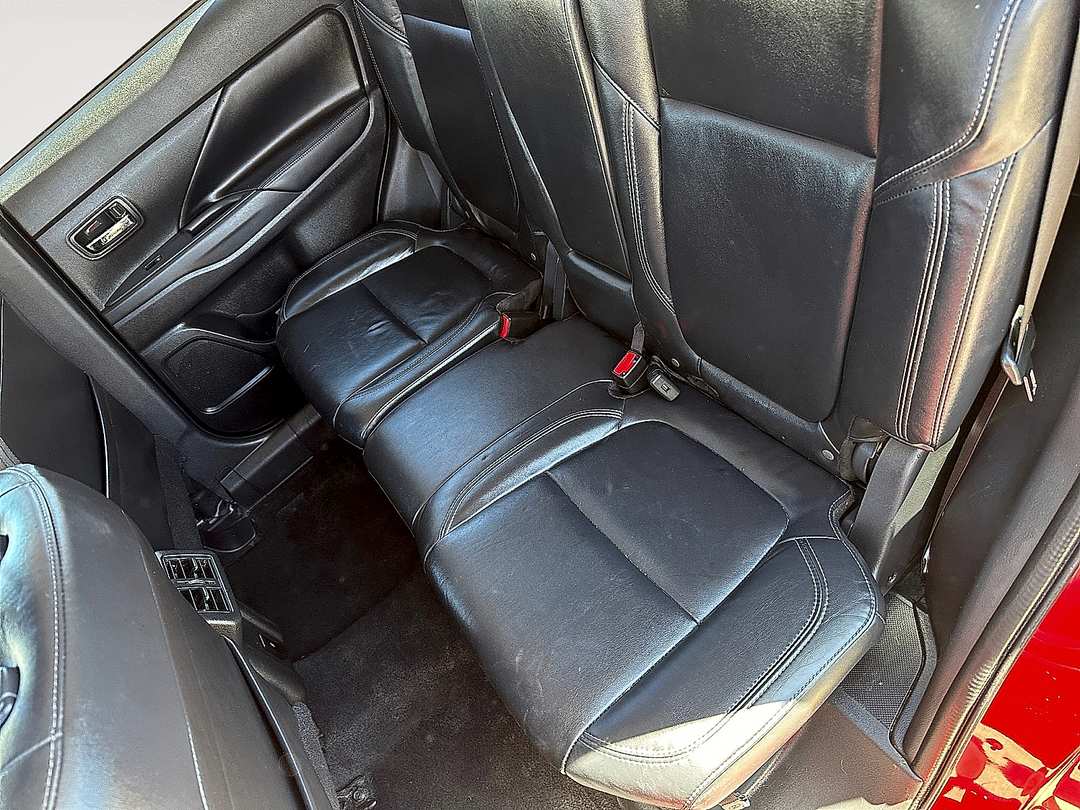 2020 Mitsubishi Outlander SEL - Photo 12
