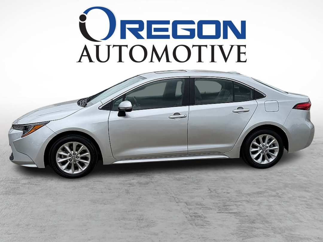 2022 Toyota Corolla XLE - Image 2
