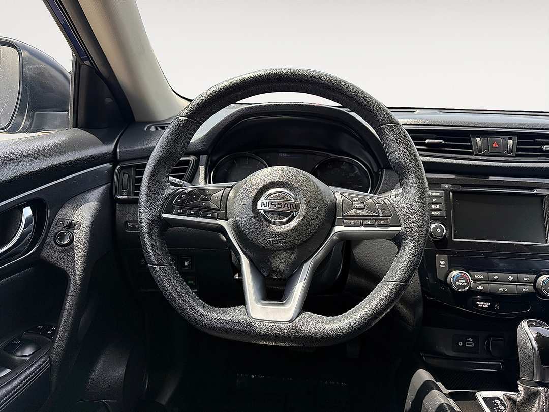 2019 Nissan Rogue SV - Photo 11