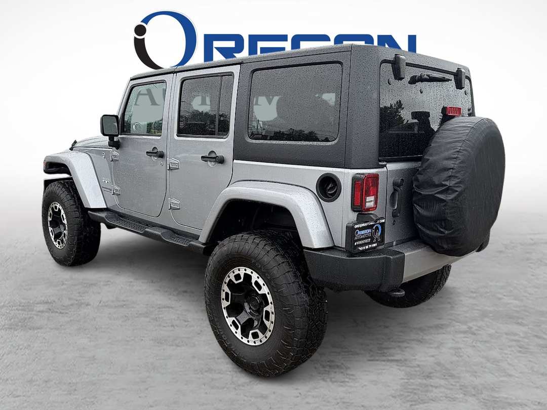 2018 Jeep Wrangler Unlimited SAHARA (JK) - Image 3