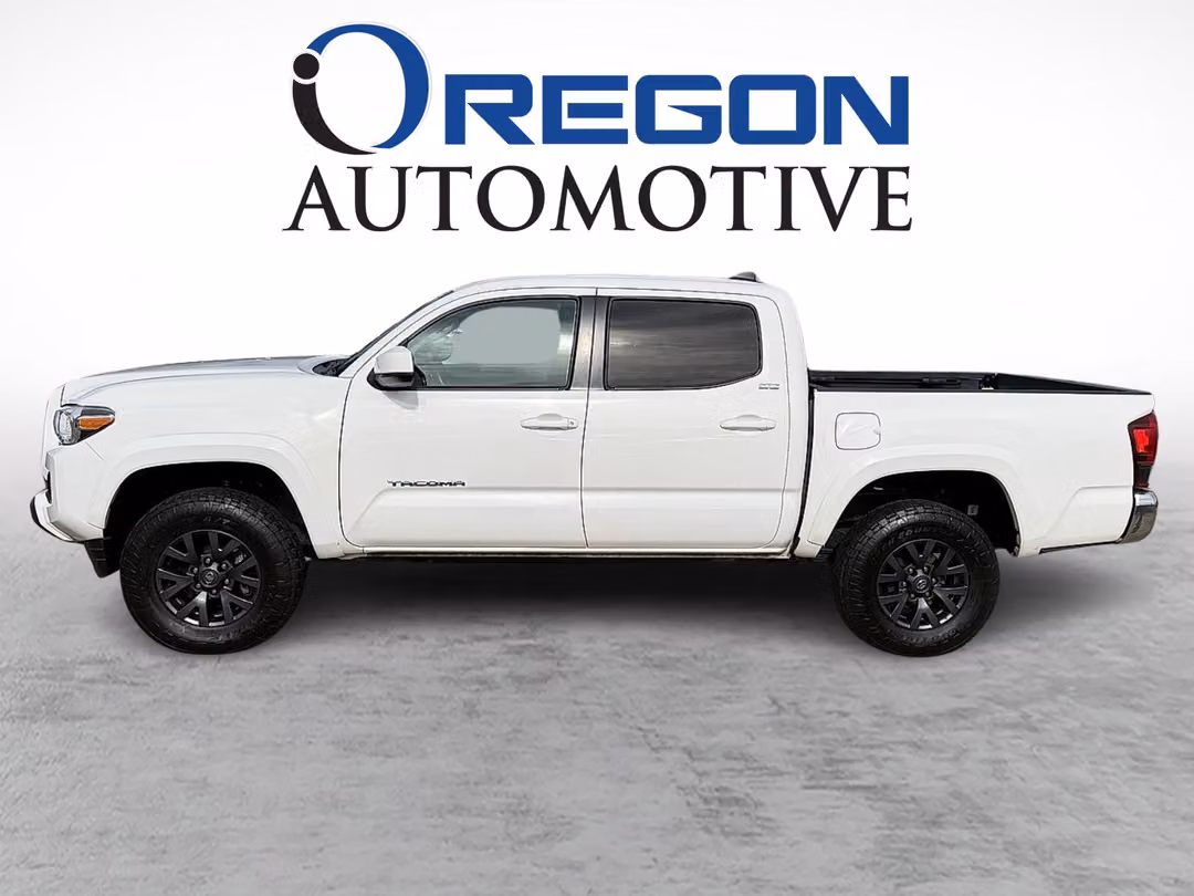 2023 Toyota Tacoma Double SR5 5 FT - Image 2