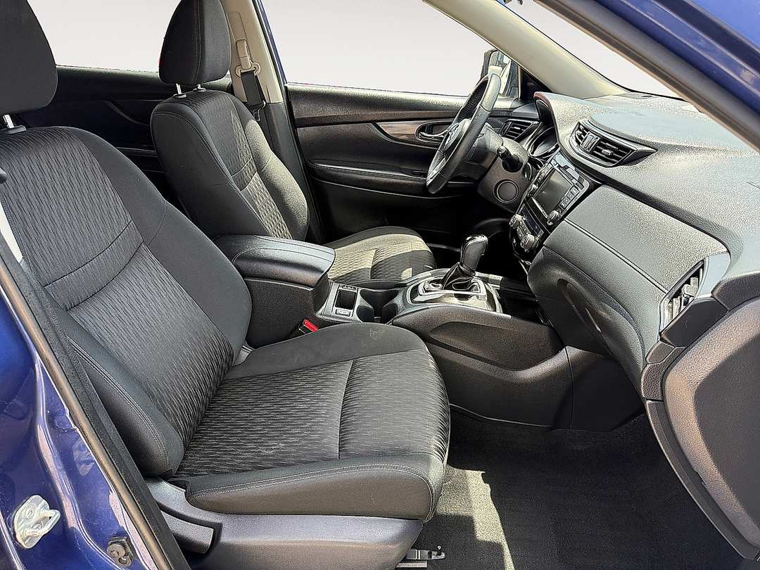 2019 Nissan Rogue SV - Photo 14