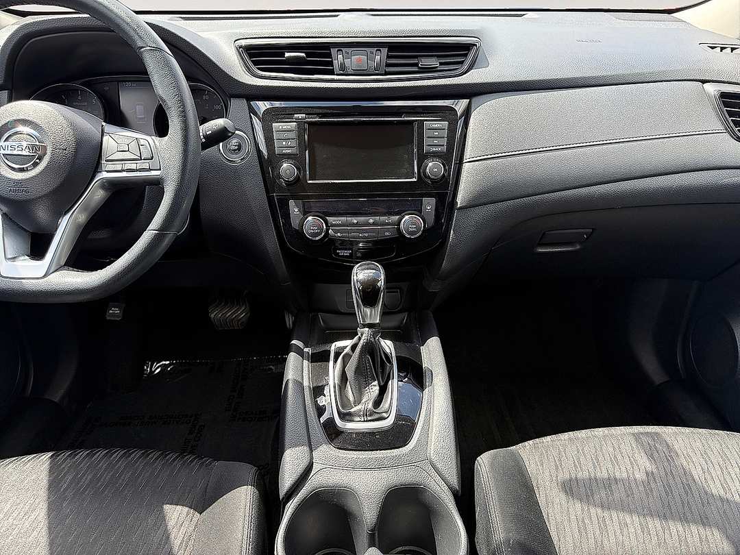 2018 Nissan Rogue SV - Photo 10