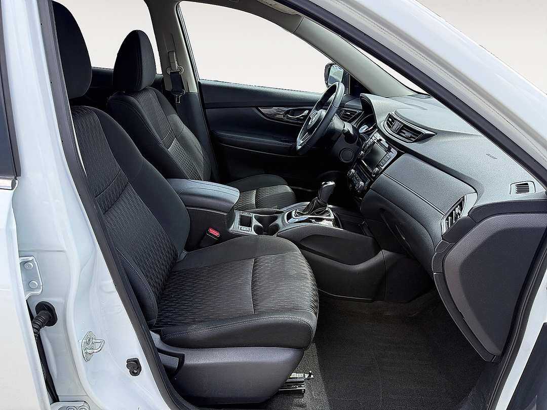 2018 Nissan Rogue SV - Photo 13