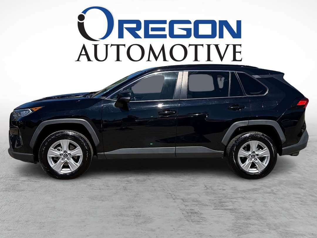 2019 Toyota Rav4 XLE - Image 2