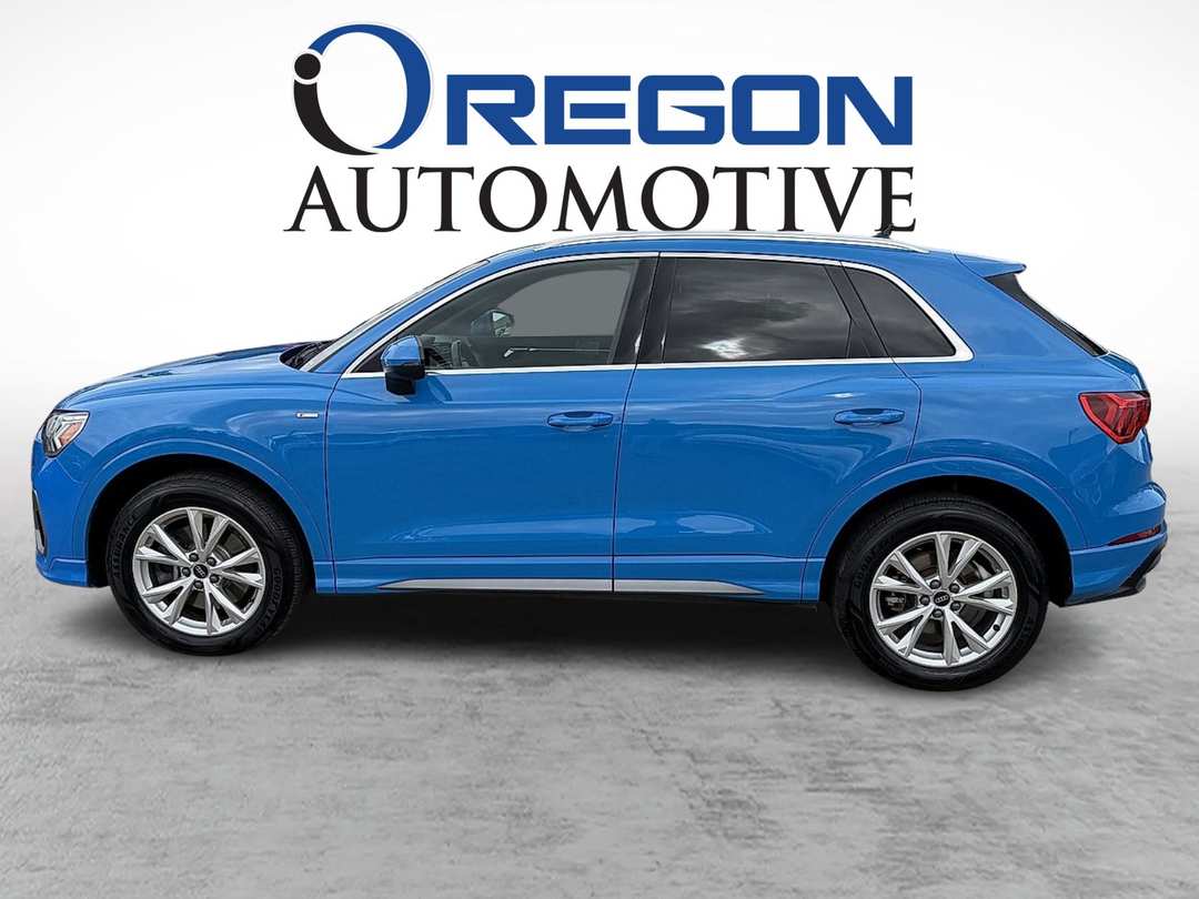 2023 Audi Q3 45 TFSI S LINE PREMIUM - Image 2